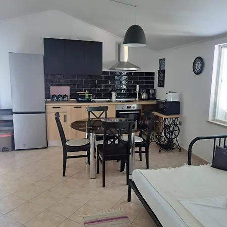 Apartment Sweet Palit